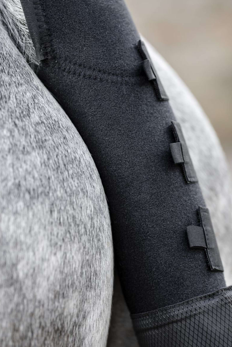 Bonus Tail Guard And Bag With Horseware Signature Travel Cooler