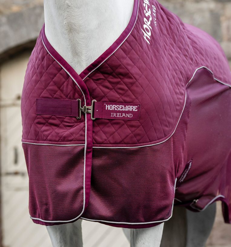 Bonus Tail Guard And Bag With Horseware Signature Travel Cooler