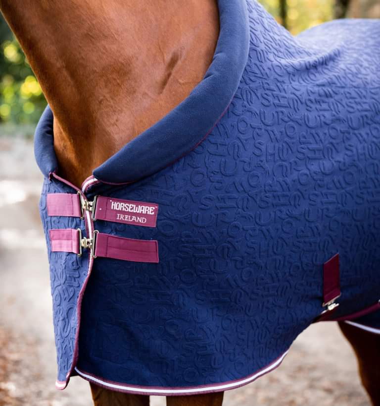 HORSEWARE EMBOSSED COZY NECK FLEECE COOLER